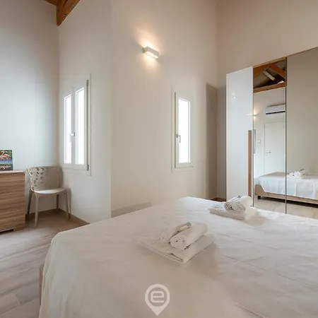 Estay - Lovely Marina Roof شقة كالياري
